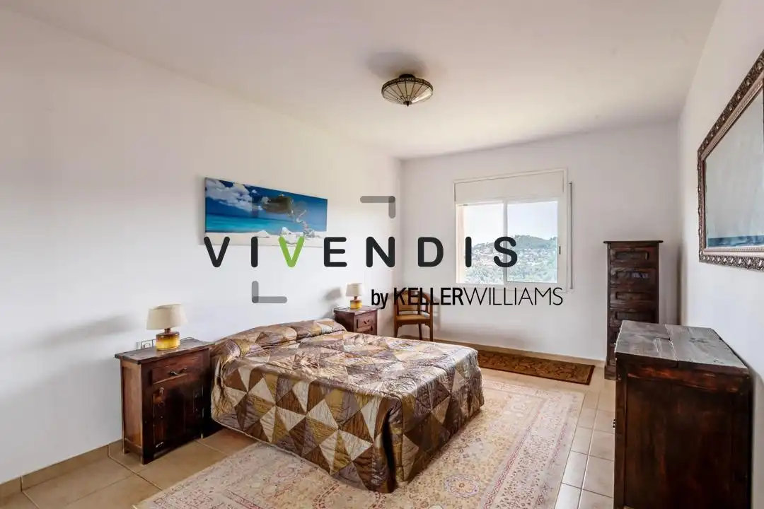 Habitación de Casa o chalet en venta en Corbera de Llobregat con Aire acondicionado, Jardín privado y Terraza