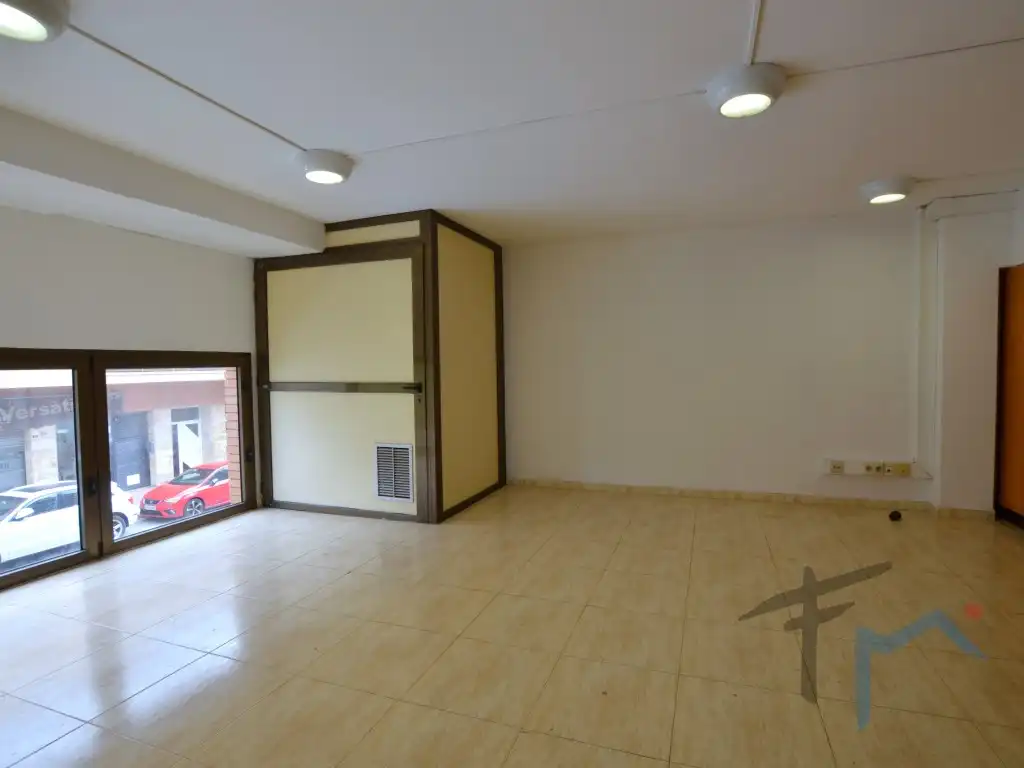 Gewerbefläche zum Verkauf in Avenida Linia La, imagen 12