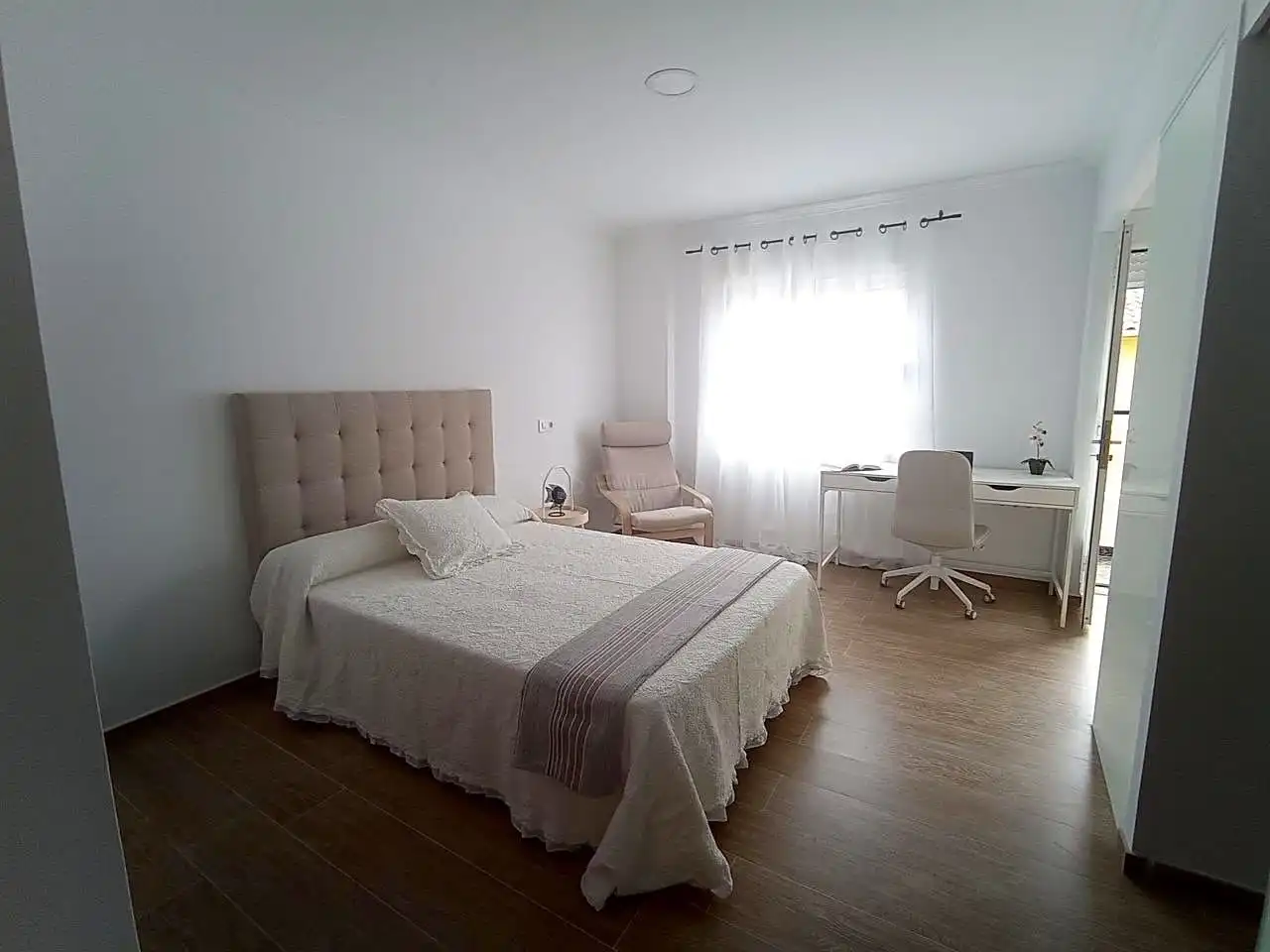 Schlafzimmer von Wohnung zur Miete in Moncada mit Klimaanlage, Möbliert und Balkon