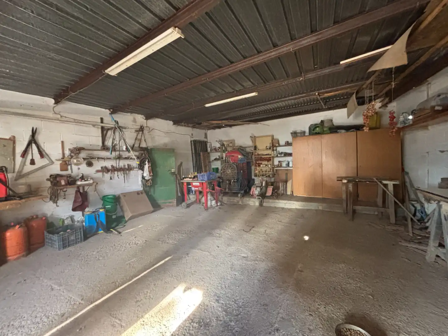 Country house zum Verkauf in Flix mit Klimaanlage, Privatgarten und Schwimmbad