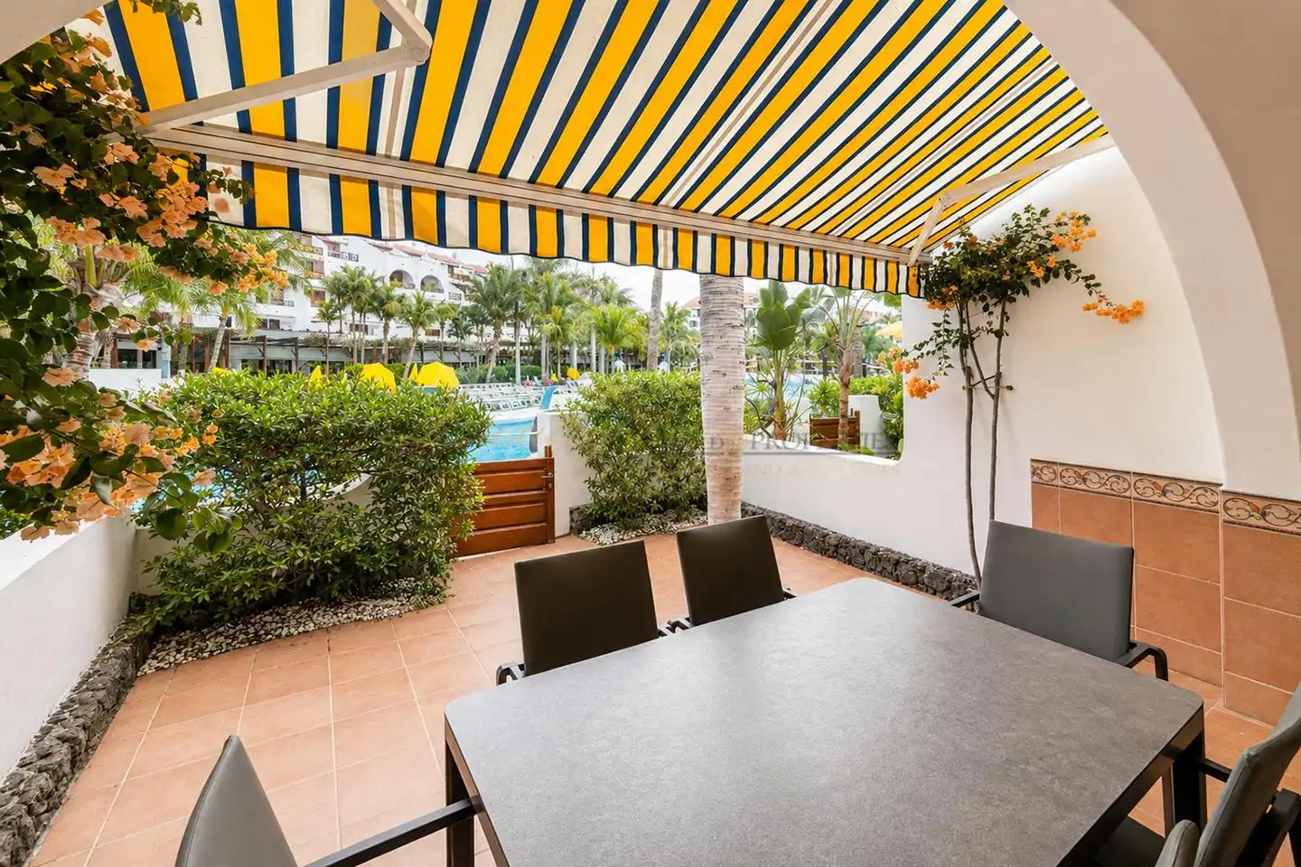 Terrasse von Haus oder Chalet zum Verkauf in Arona mit Terrasse, Möbliert und Gemeinschaftspool