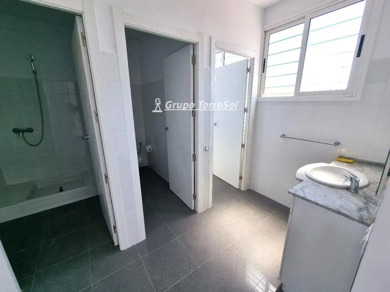 Local comercial en alquiler en ENLLAÇ AUTOPISTA, imagen 4