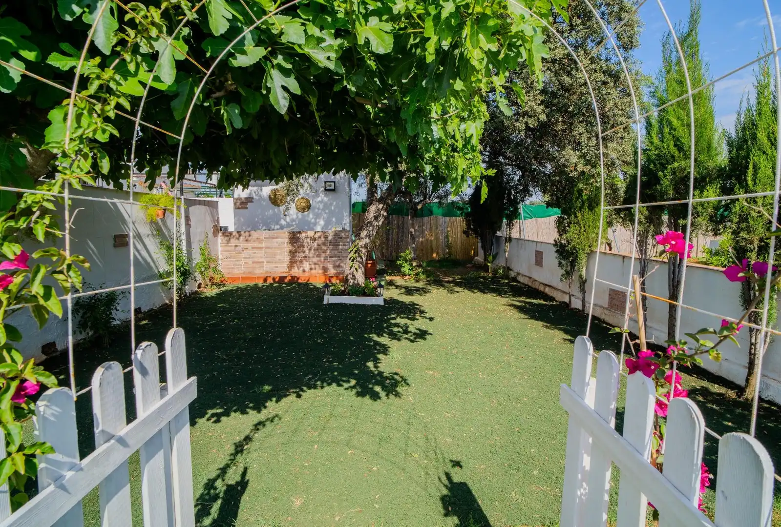 Garden of Houses for sale in Carmona  with Air Conditioner, Private garden and Terrace