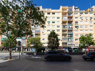 Piso con balcón en venta en Camino de Ronda 112