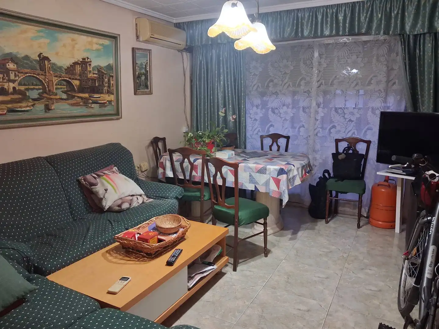 Sala d'estar de Pis en venda en  Valencia Capital amb Aire condicionat