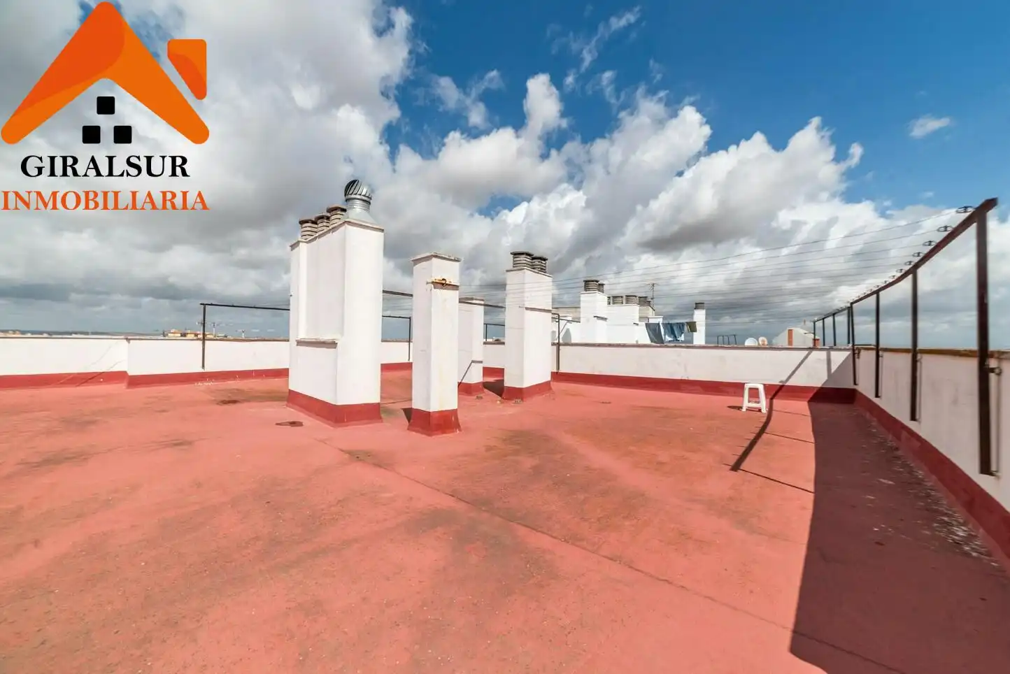 Vista exterior de Pis en venda en Sevilla amb Aire condicionat i Terrassa