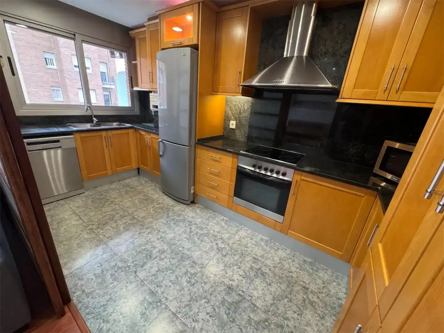 Kitchen of Flat for rent in Premià de Mar  with Air Conditioner, Parquet flooring and Storage room