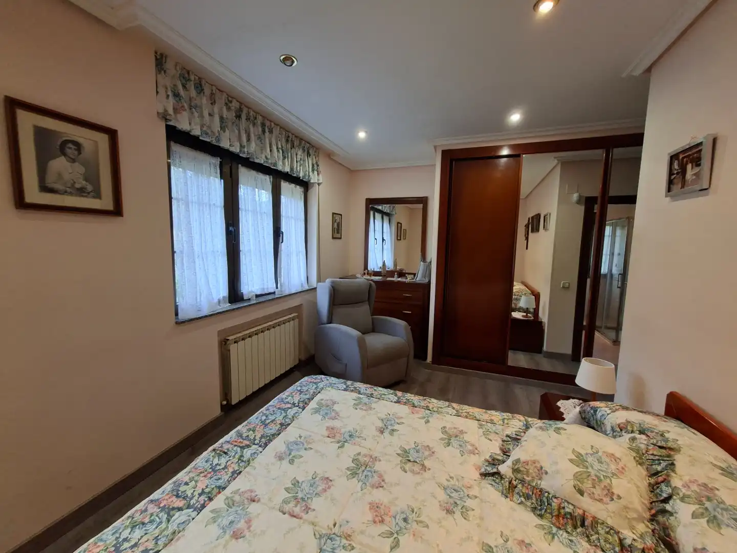 Bedroom of Houses for sale in Soto del Barco  with Heating, Private garden and Parquet flooring