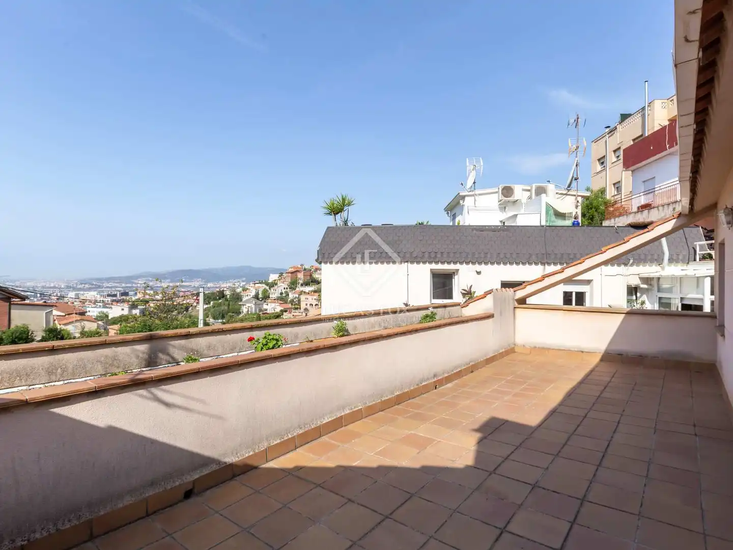 Terrassa de Casa o xalet en venda en Esplugues de Llobregat amb Calefacció, Jardí privat i Terrassa