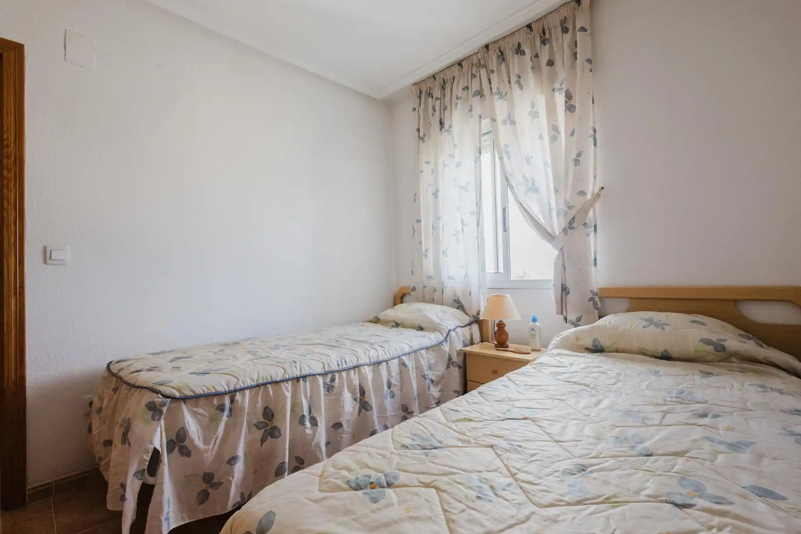 Habitación de Apartamento en venta en Torrevieja con Terraza y Amueblado