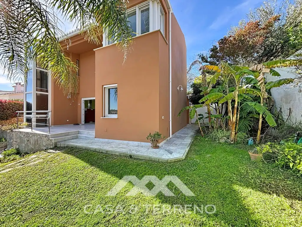 Jardí de Casa o xalet en venda en Vélez-Málaga amb Aire condicionat i Piscina