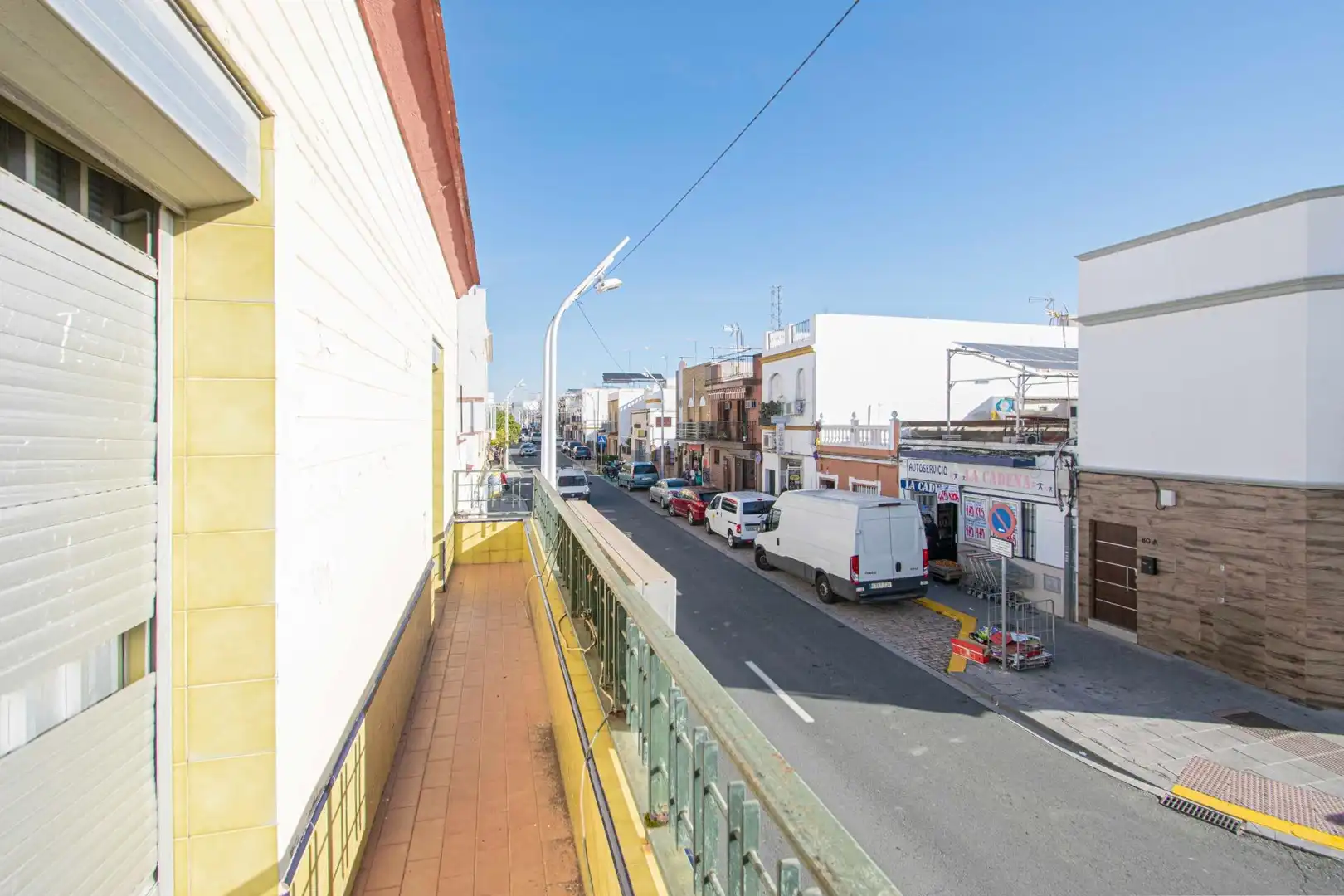 Vista exterior de Casa o xalet en venda en Alcalá de Guadaira amb Aire condicionat, Terrassa i Moblat