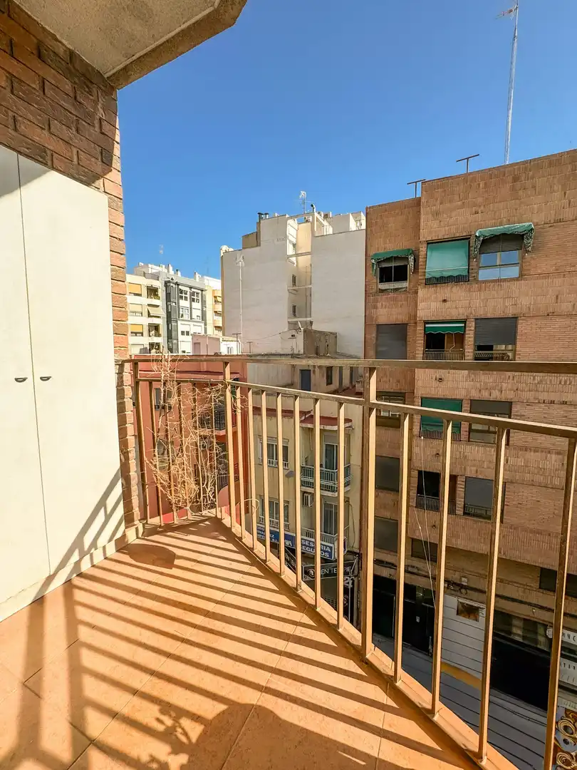 Habitación en Reina Victoria - Miguel Hernández