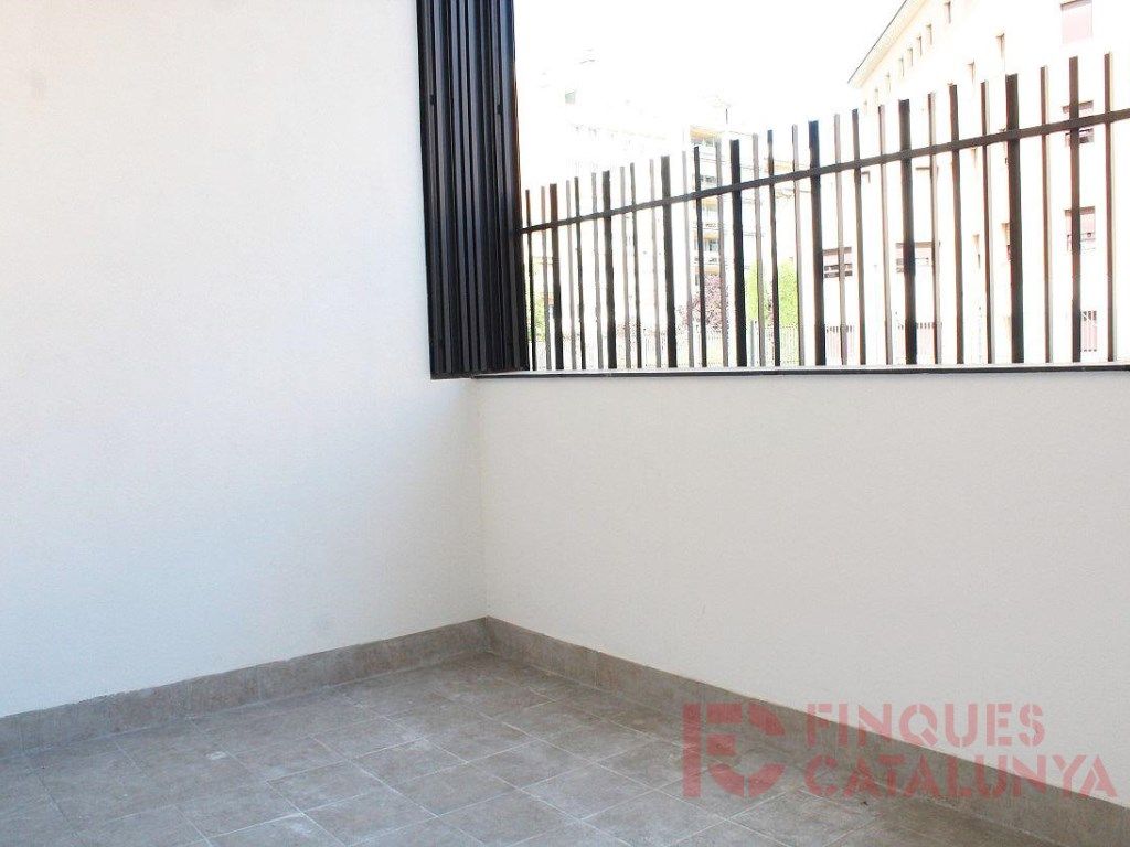 Bedroom of Flat for sale in Girona Capital  with Air Conditioner and Terrace