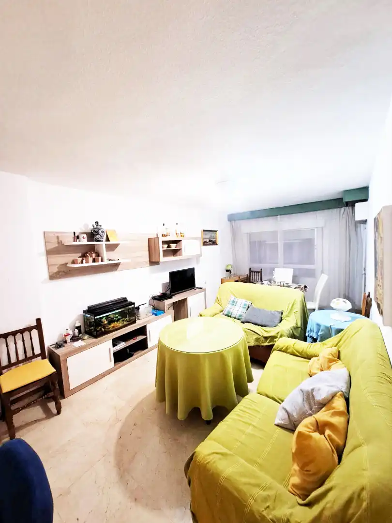 Sala de estar de Piso de alquiler en Granada con Calefacción, Amueblado y Horno