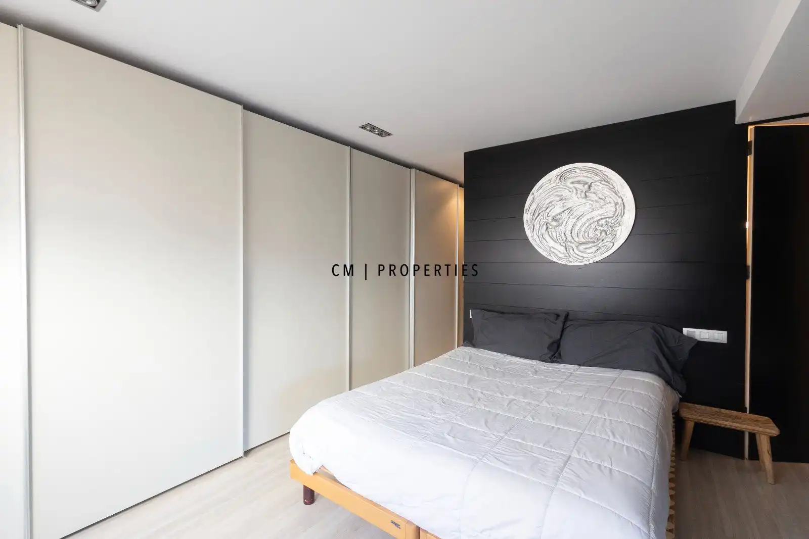 Schlafzimmer von Dachboden zur Miete in Valencia mit Klimaanlage, Heizung und Parkett