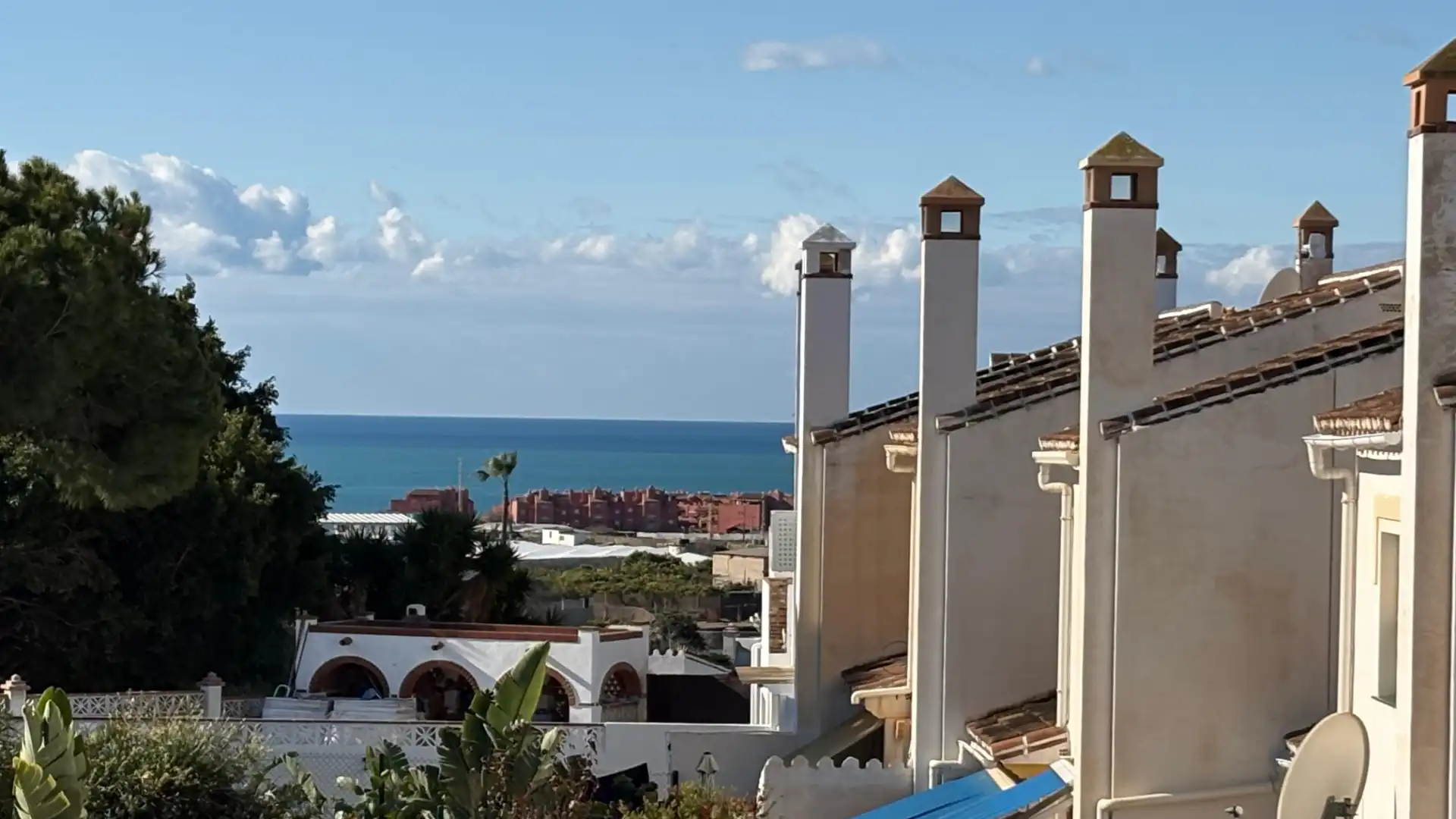 Außenansicht von Wohnung zur Miete in Torrox mit Terrasse, Möbliert und Ofen