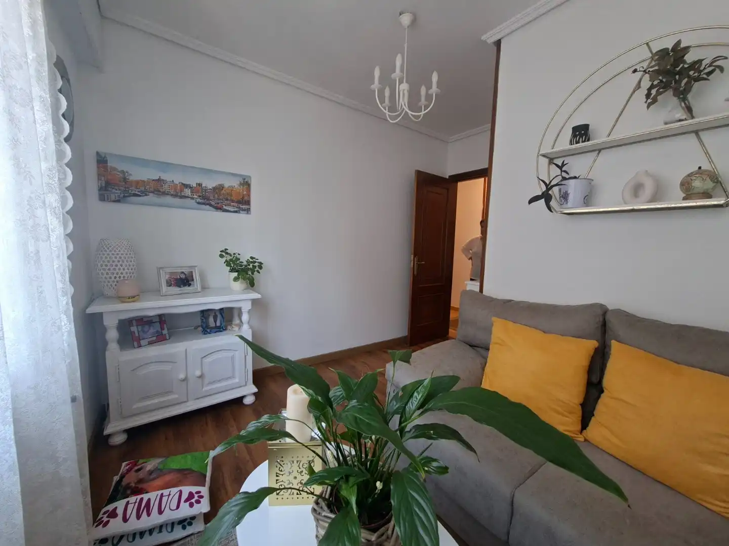 Sala d'estar de Pis en venda en Ferrol amb Calefacció, Traster i Moblat