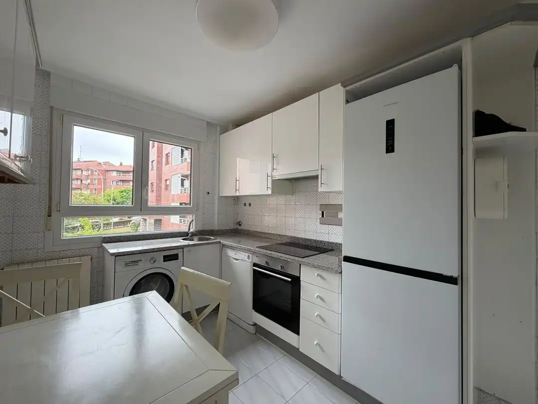 Cocina de Piso en venta en Sopela con Calefacción, Terraza y Trastero