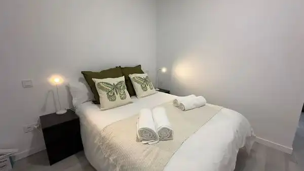 Dormitori de Apartament en venda en Madrid amb Aire condicionat, Calefacció i Moblat