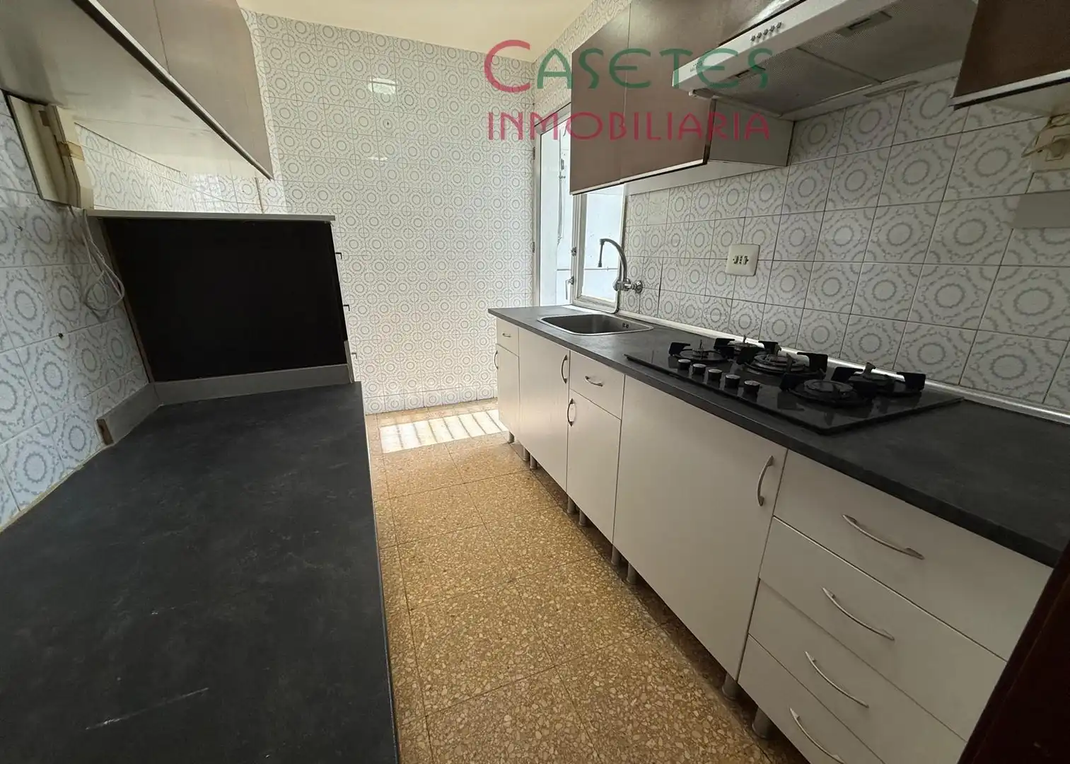 Cocina de Piso en venta en Valencia con Trastero y Balcón