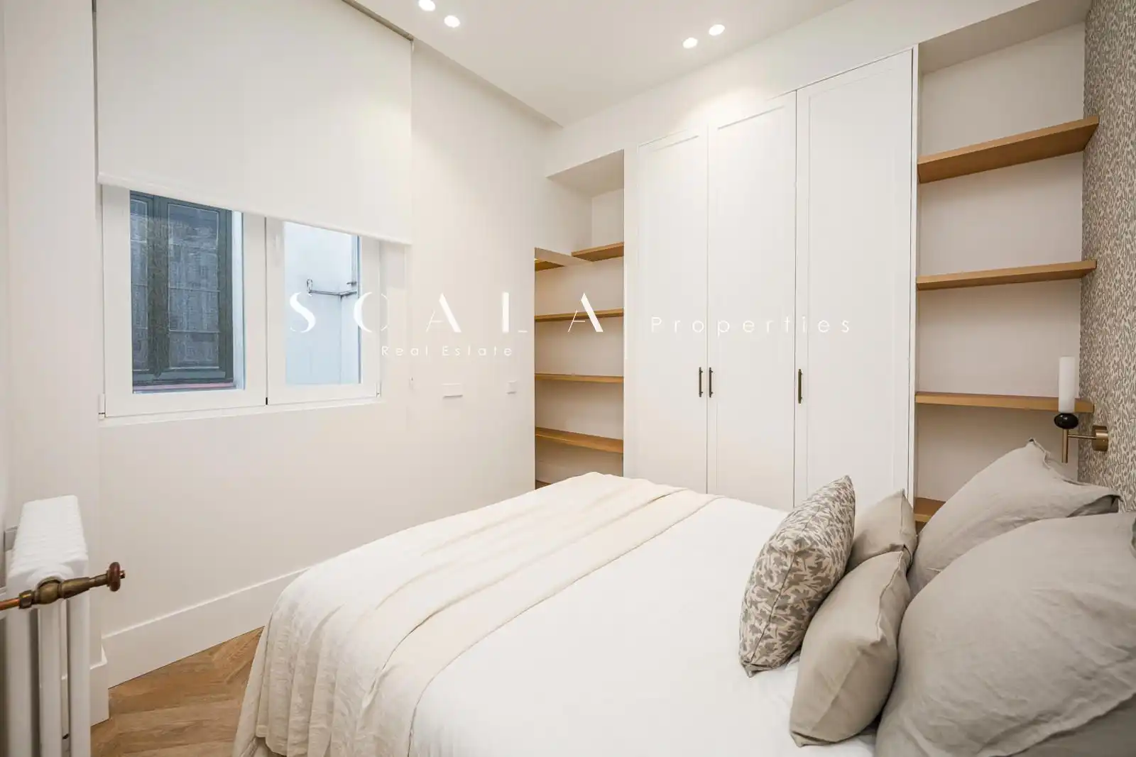 Schlafzimmer von Wohnung zur Miete in Madrid mit Klimaanlage, Heizung und Terrasse