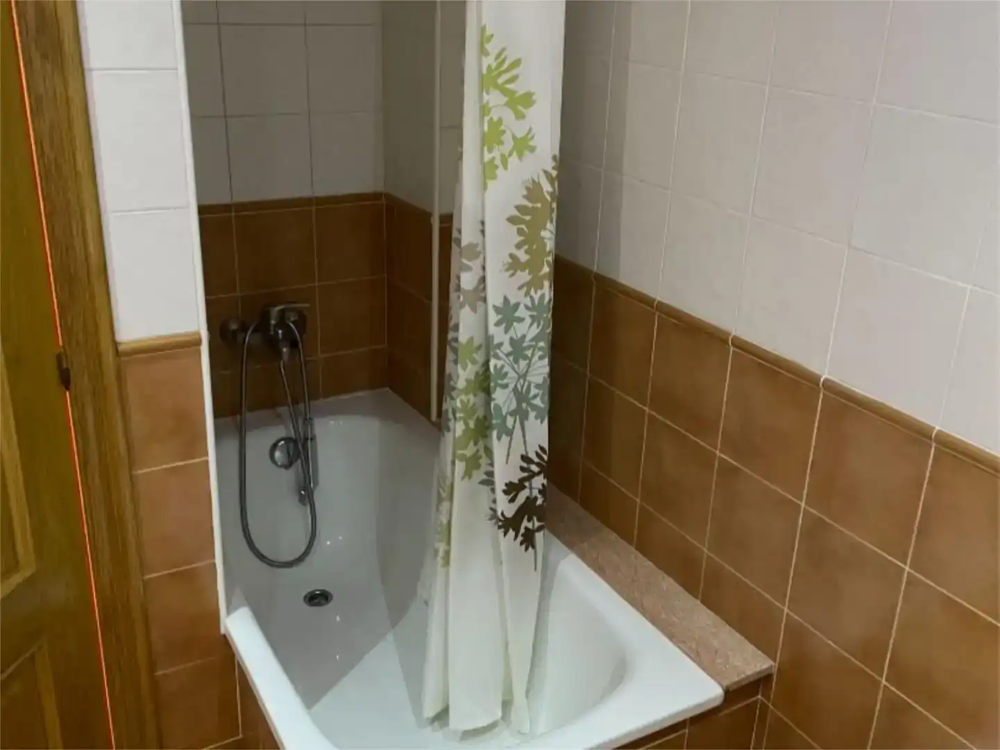 Badezimmer von Wohnung zur Miete in Castropol mit Balkon