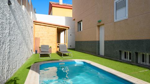 Foto 3 de Casa adosada en venda a Calle Escritor Secundino Delgado, Las Mesas - El Toscón, Las Palmas de Gran Canaria