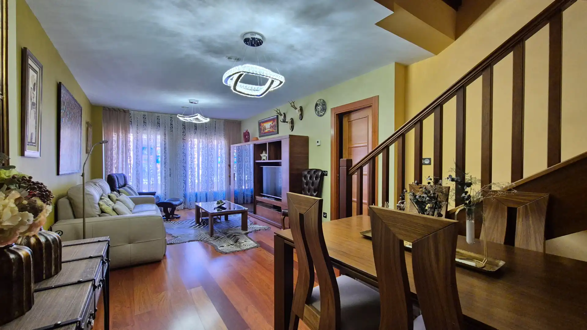 Living room of Duplexes for sale in Palencia  with Heating, Parquet flooring and Storage room