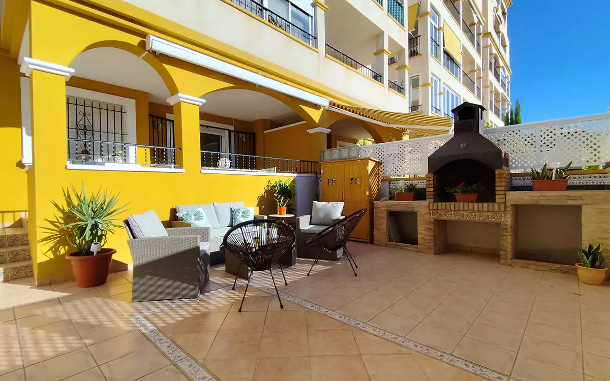 Ground floor with terrace for sale in Calle Nicomedes Gómez