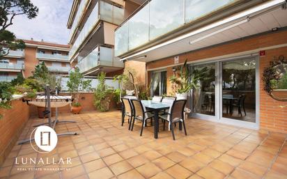 Terrasse von Wohnung zum verkauf in Gavà mit Klimaanlage, Terrasse und Schwimmbad