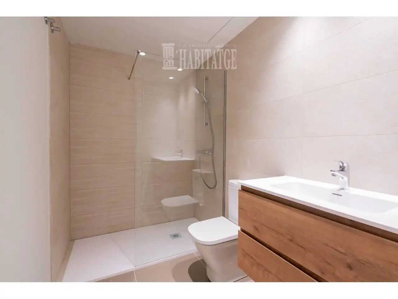 Baño de Piso en venta en Vic con Calefacción