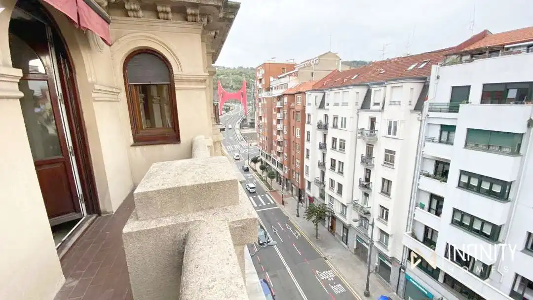 Vista exterior de Piso de alquiler en Bilbao  con Calefacción, Terraza y Balcón
