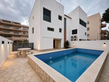 Xalet en venda a Carrer DE LA ROCA NEGRA