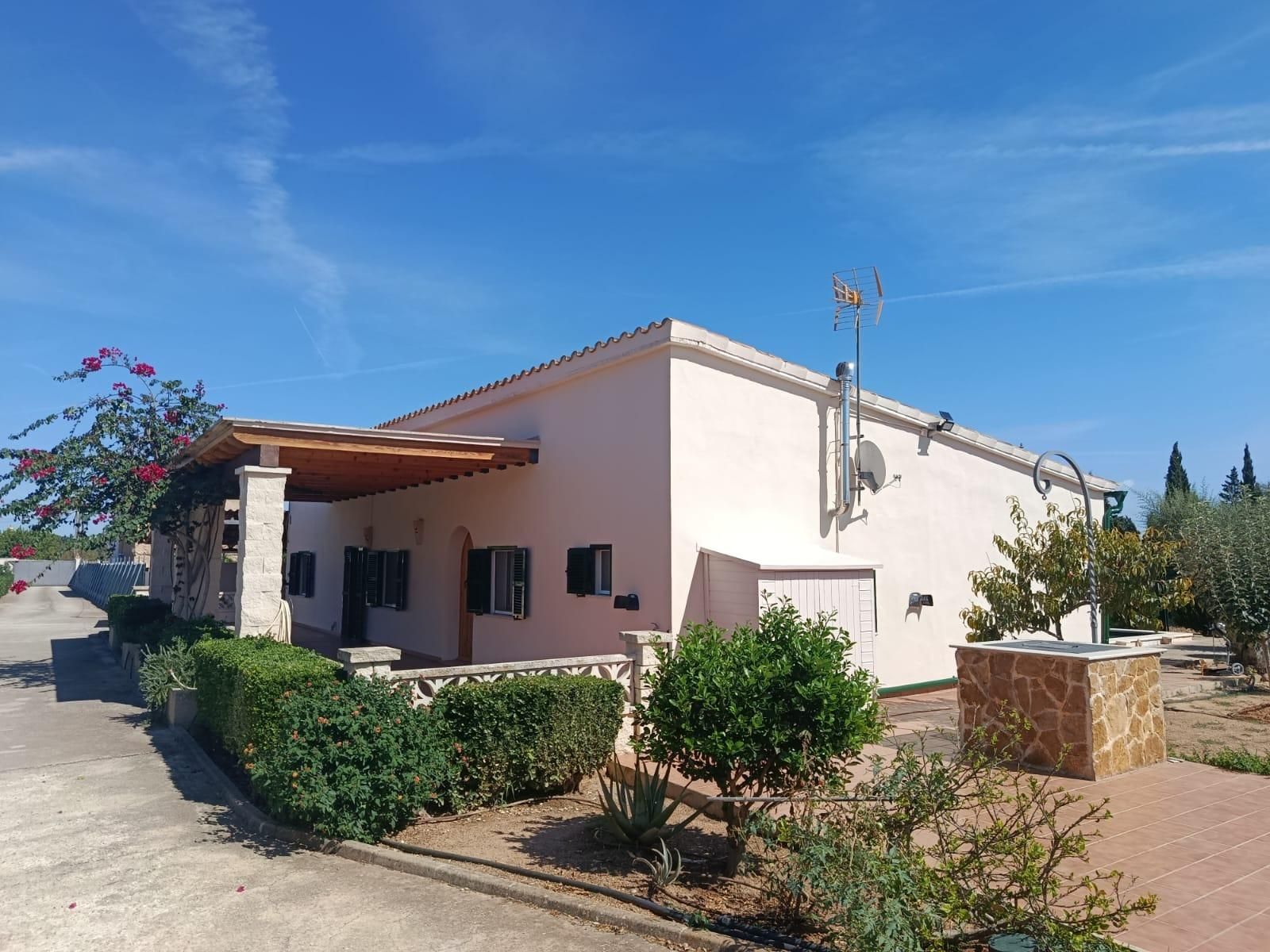 Vista exterior de Casa o xalet de lloguer en Binissalem amb Aire condicionat, Jardí privat i Terrassa