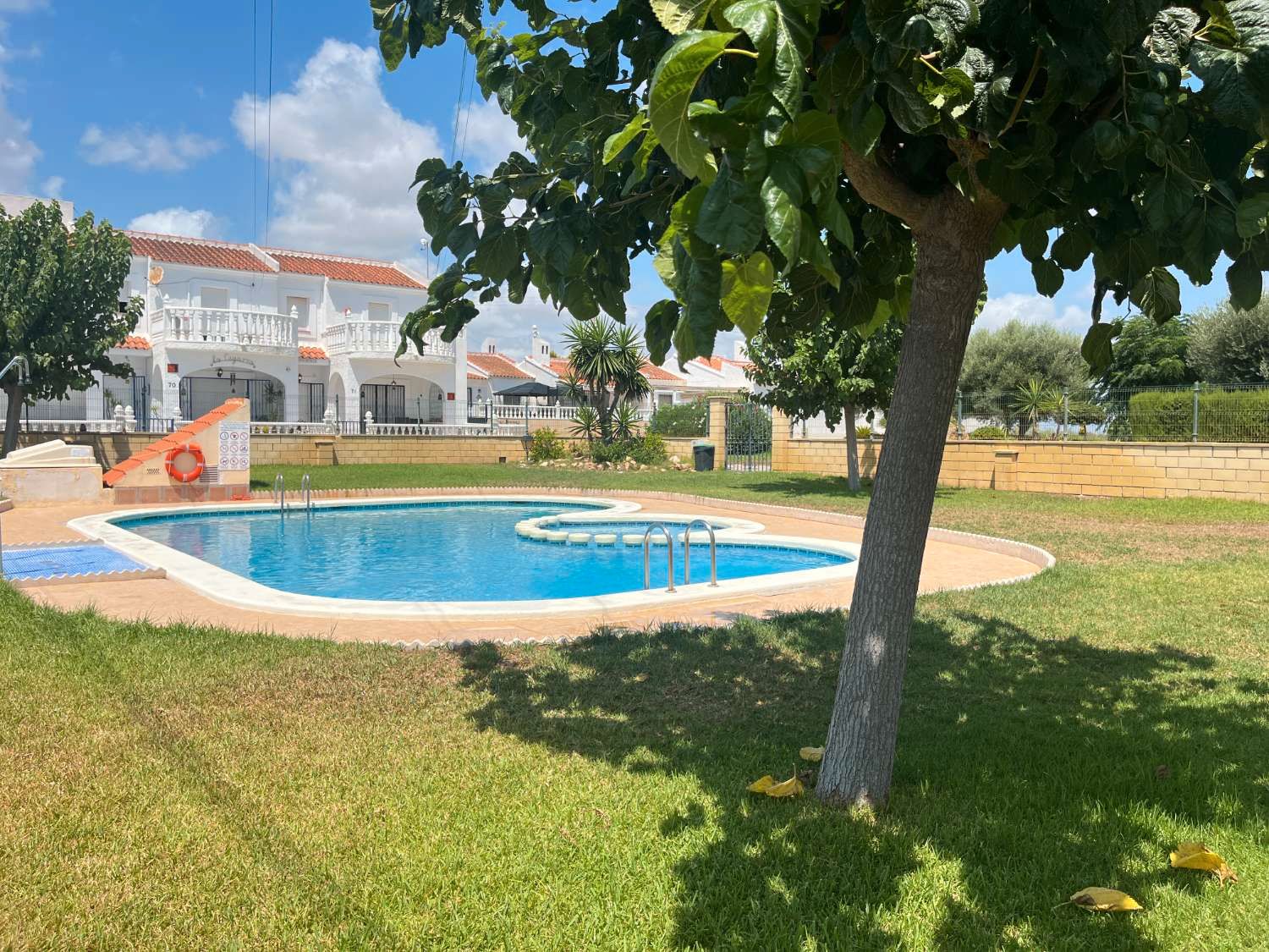 Piscina de Casa adosada en venta en Orihuela con Terraza, Trastero y Piscina