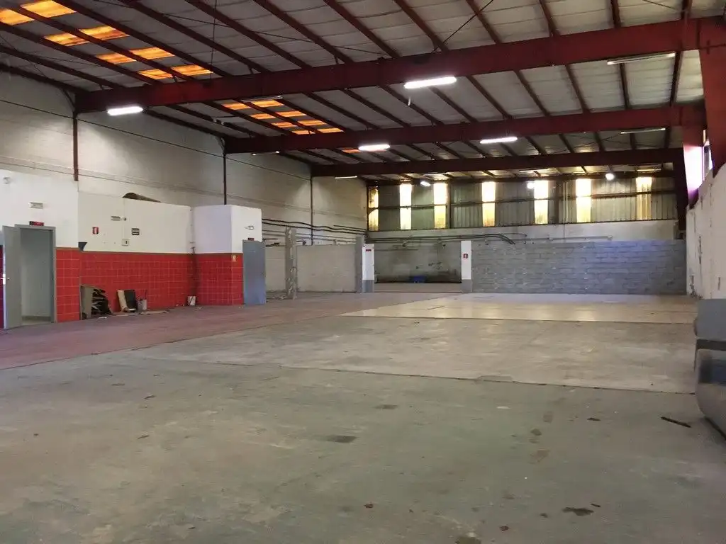 Nave industrial en venta en Teo
