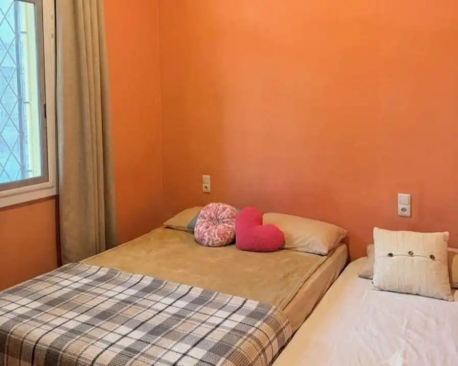 Dormitori de Casa o xalet en venda en Santa Coloma de Gramenet amb Terrassa