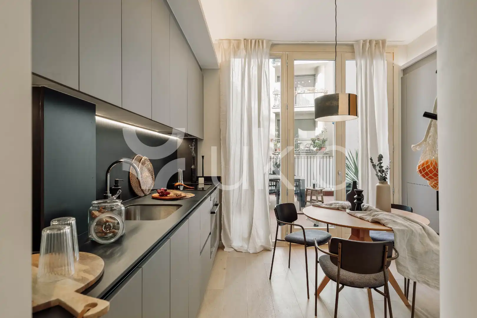 Cocina de Apartamento de alquiler en Barcelona con Aire acondicionado, Calefacción y Terraza