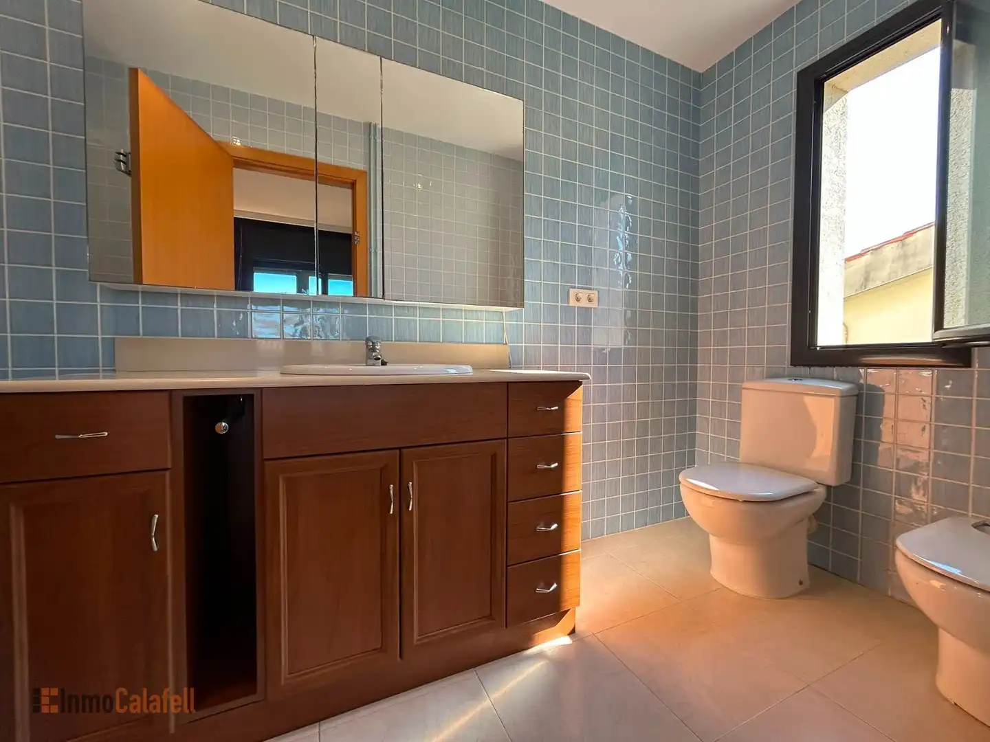 Baño de Casa adosada en venta en Calafell con Aire acondicionado, Calefacción y Jardín privado