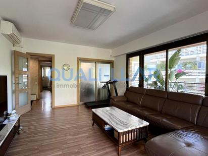 Living room of Flat for sale in Sant Feliu de Llobregat  with Air Conditioner, Private garden and Parquet flooring