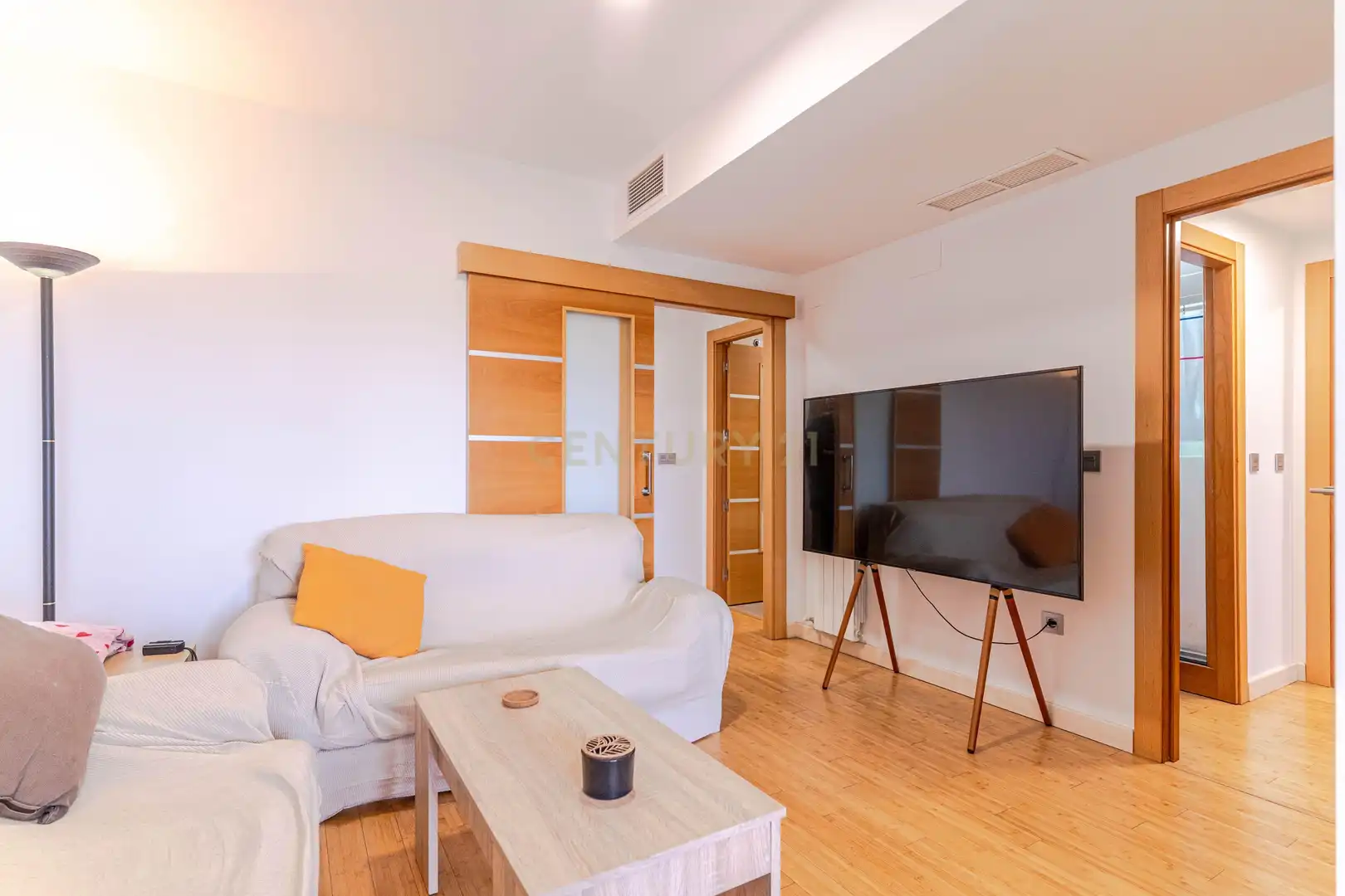Sala de estar de Piso en venta en Granada con Jardín privado, Trastero y Piscina comunitaria
