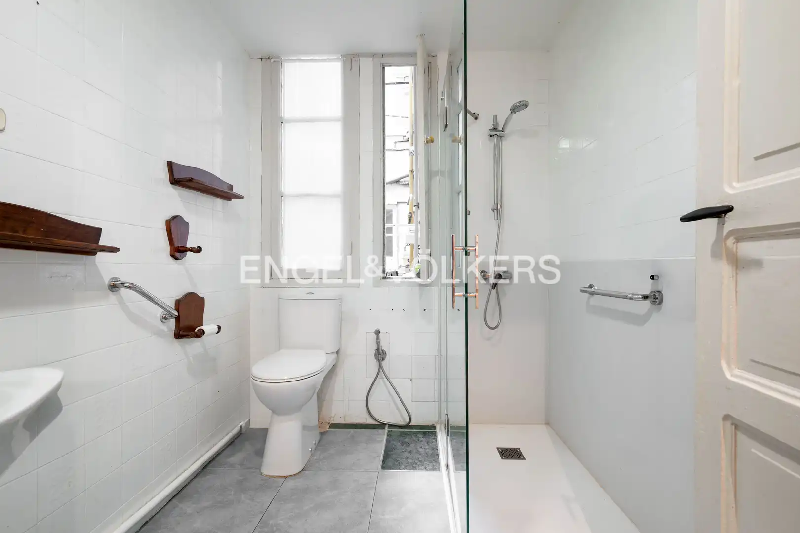 Baño de Piso en venta en Donostia - San Sebastián  con Calefacción y Balcón