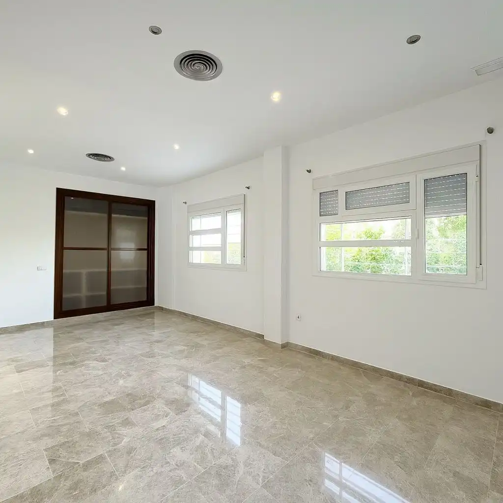 Houses for sale in Parque Atlántico - Ronda este