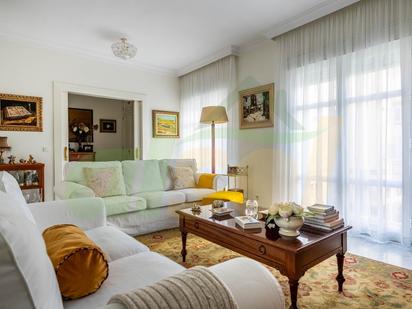 Living room of Attic for sale in  Sevilla Capital  with Air Conditioner, Heating and Parquet flooring
