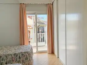 Habitación de Piso de alquiler en Torremolinos con Aire acondicionado, Calefacción y Amueblado