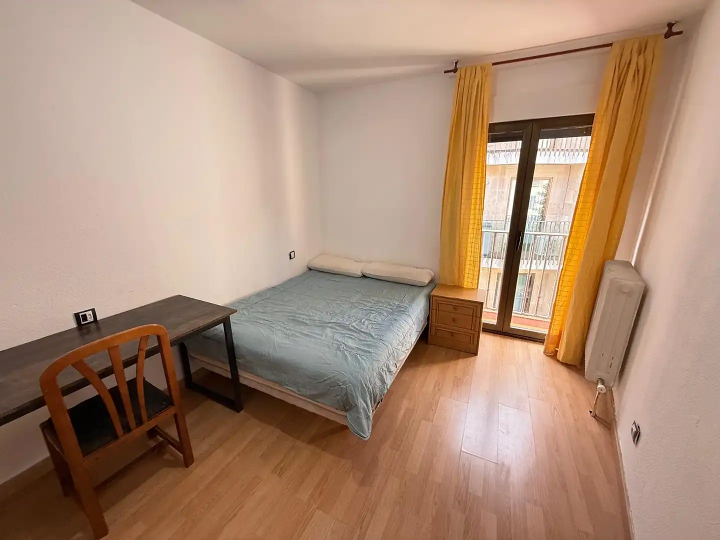 Bedroom of Flat for rent in Salamanca  with Heating, Parquet flooring and Furnished