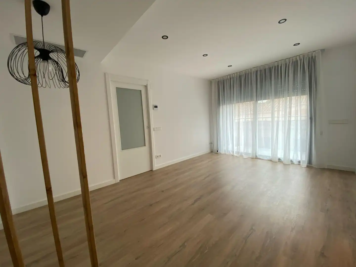 Flat with terrace to rent in Centre