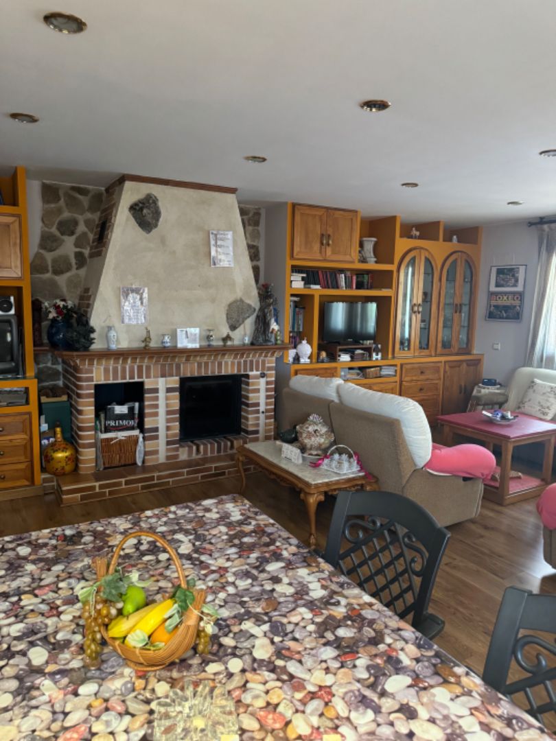 Living room of House or chalet for sale in Palazuelos de Eresma  with Heating, Private garden and Terrace