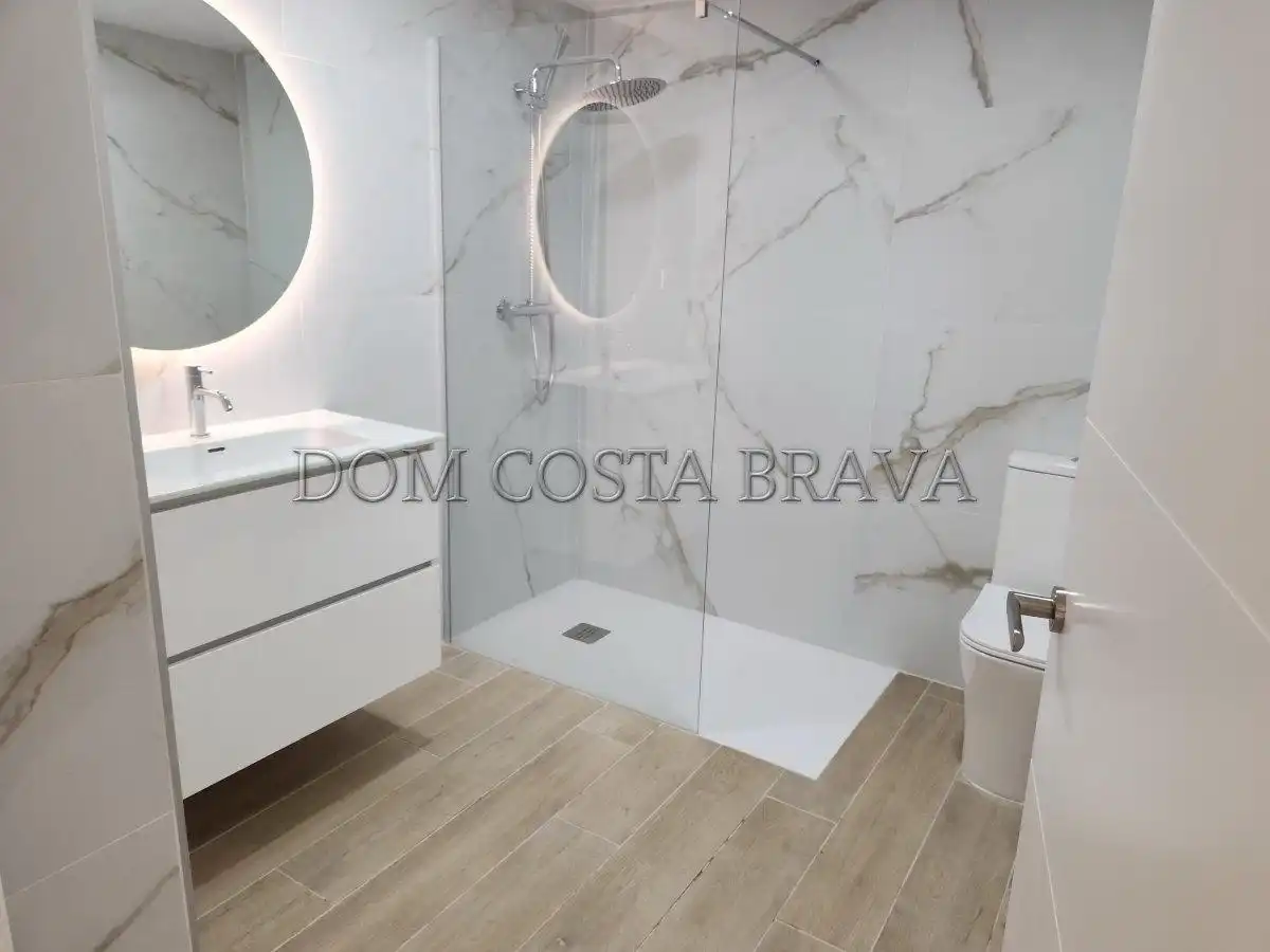 Dúplex con terraza en venta en Carrer Andreu Tuyet i Santamaria, imagen 4